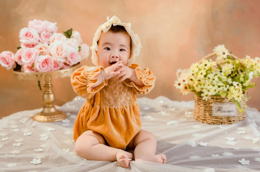 借卵生子咨询如何借助怀孕丰胸